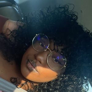 Meet your Posher, Faith